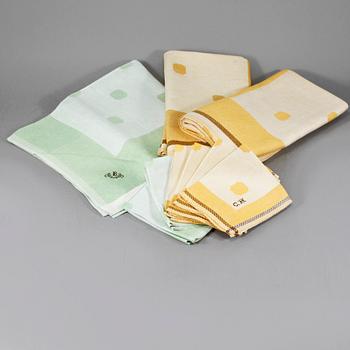 DUKAR, 3 st, SERVIETTER, 10 st, linnedamast, "Pricken", Elsa Gullberg, 1940-tal.