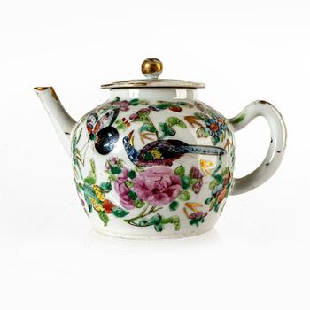A Chinese 19th century porcelain tea pot.
