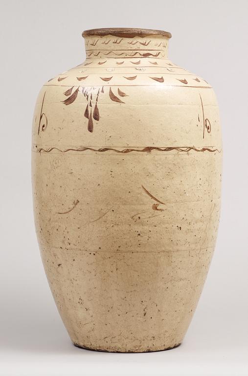 A large Cizhou jar, Song dynasty (960-1279).