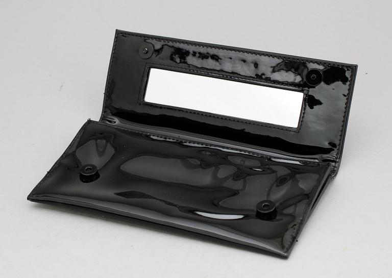 KUVERTVÄSKA, svart lack, Yves Saint Laurent, 1950-tal.