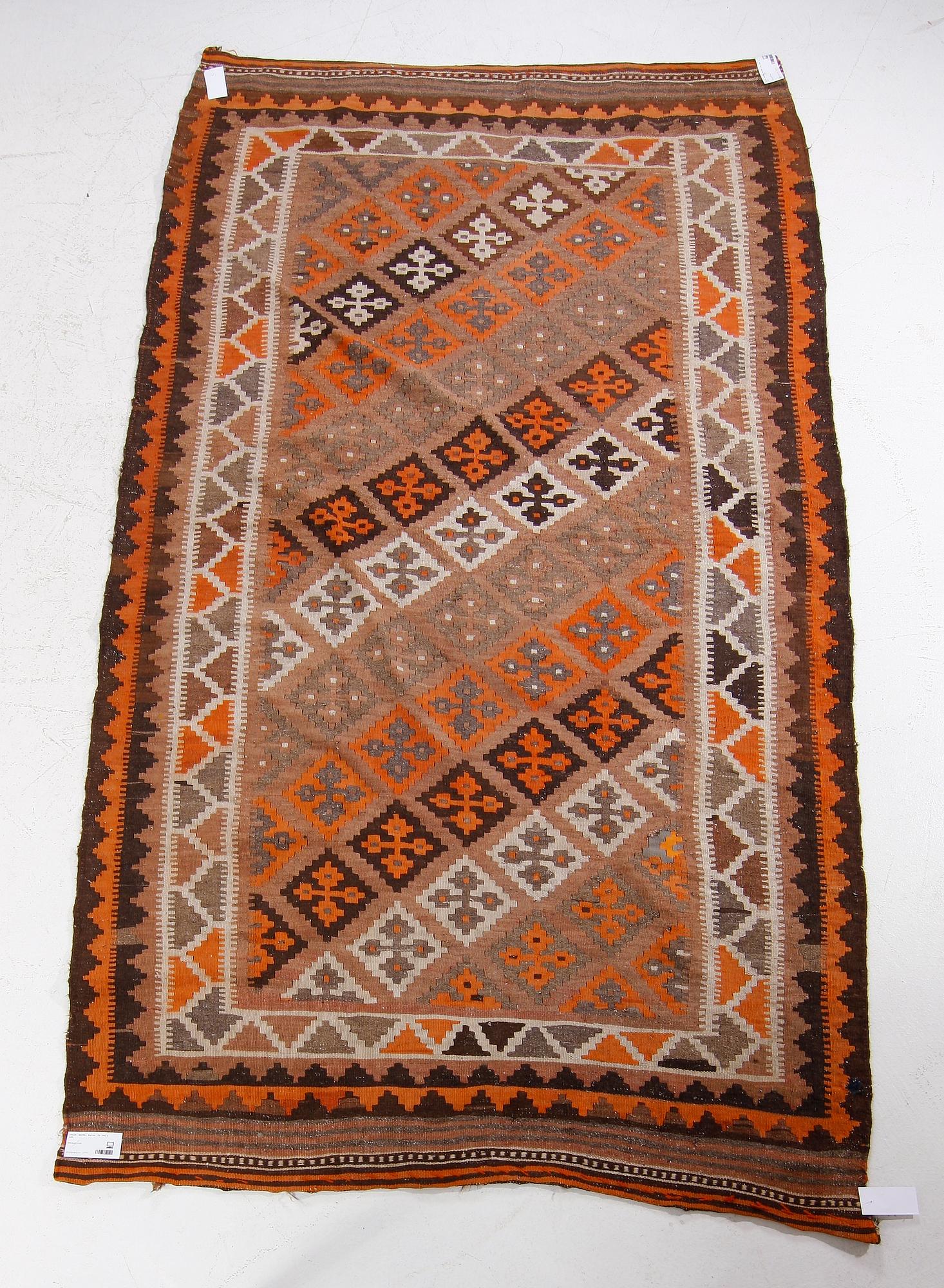 MATTA. Kelim. Ca 260 x 140.