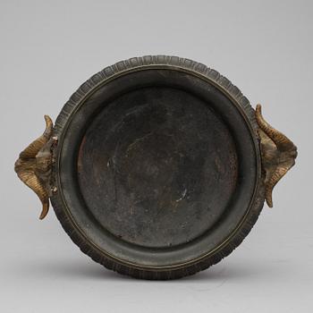 TAZZA, brons, empire, 1800-talets första hälft.
