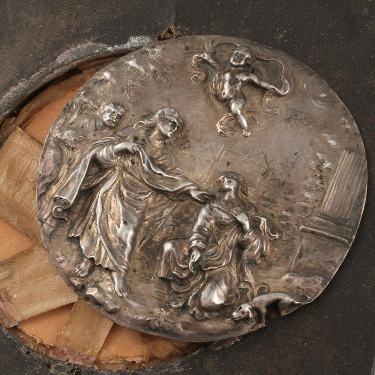 PLAKETT, delvis silver, 1800-tal.