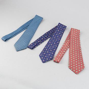 Hermès, three silk ties.