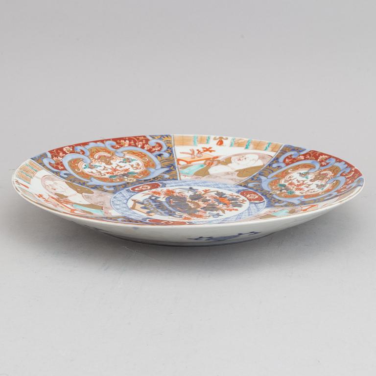 A Japanese dish, 20th century.