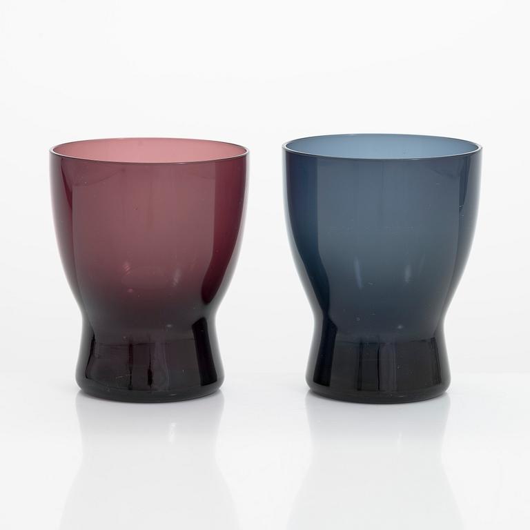 Saara Hopea, Karaff och dricksglas, 6 st, Nuutajärvi Notsjö. Modellerna formgivna 1959 resp. 1958.