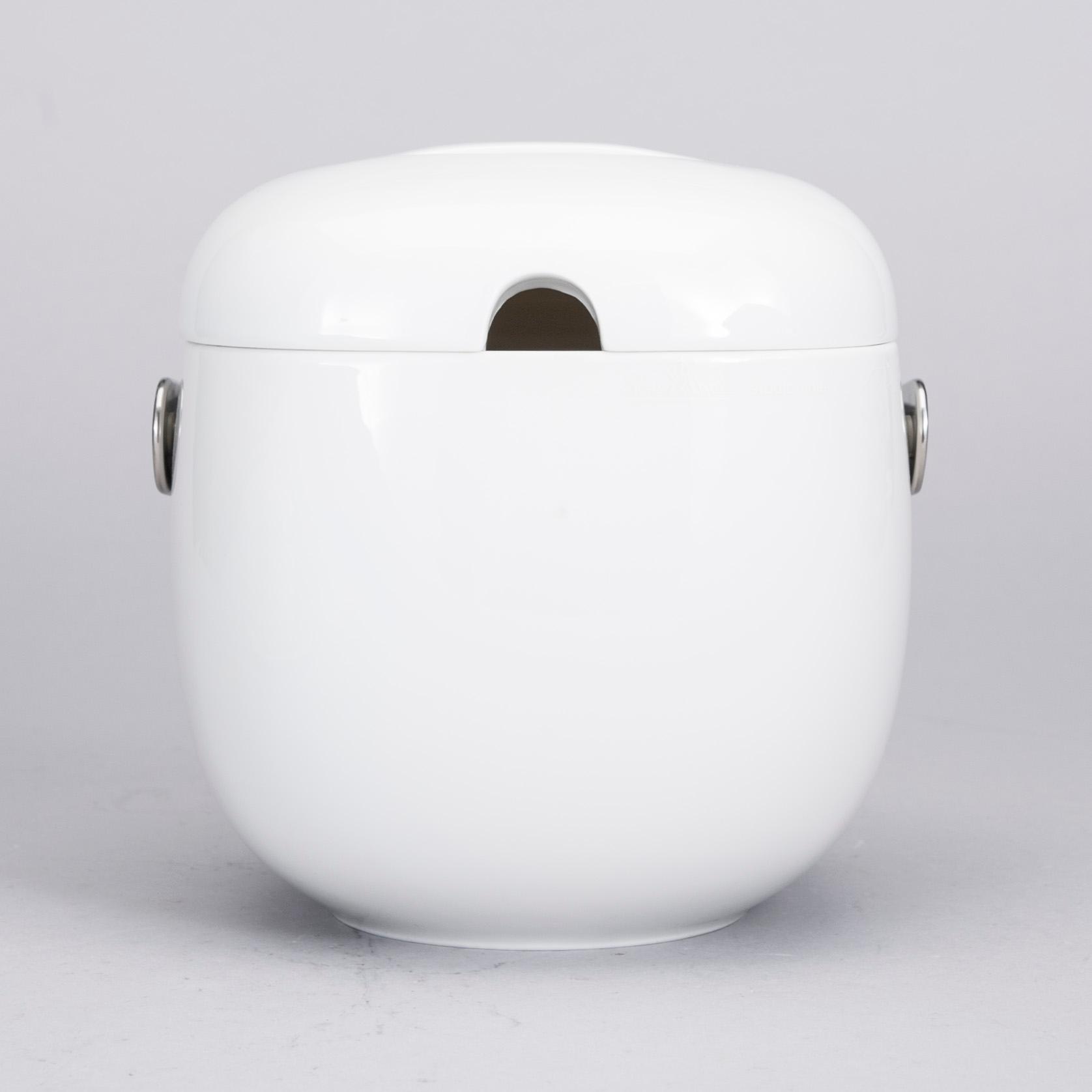TERRIN samt SÅSSKÅL PÅ FAT, porslin, "Suomi", Timo Sarpaneva, Rosenthal Studio-linie.