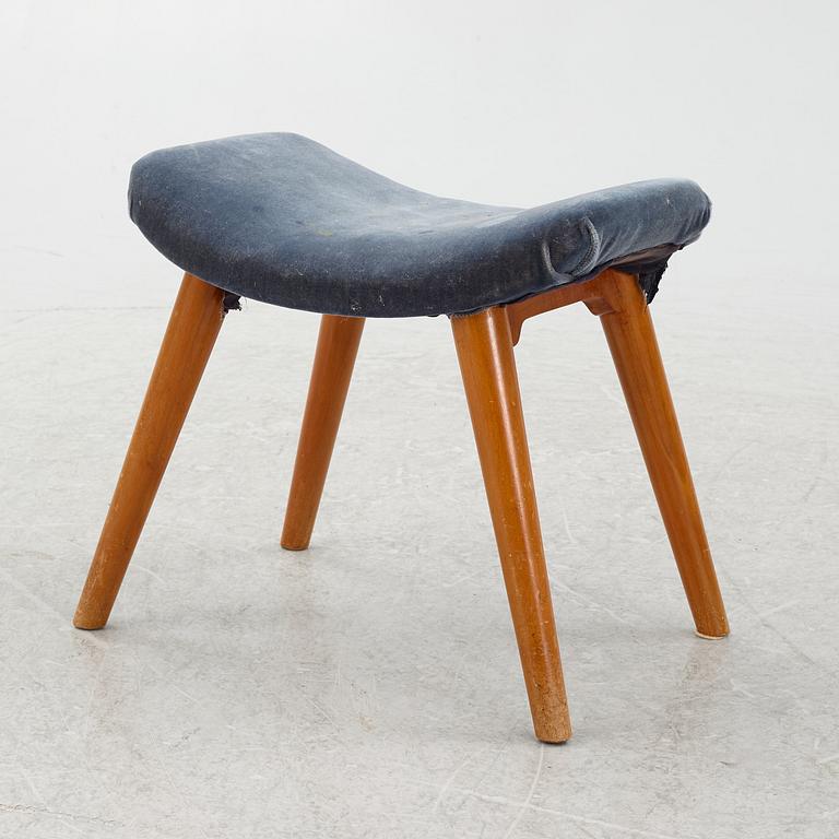 A dressing table with stool and mirror, Stil & Form Arkitektkontor för Möbler o. Inredningar, Stockholm, 1944.