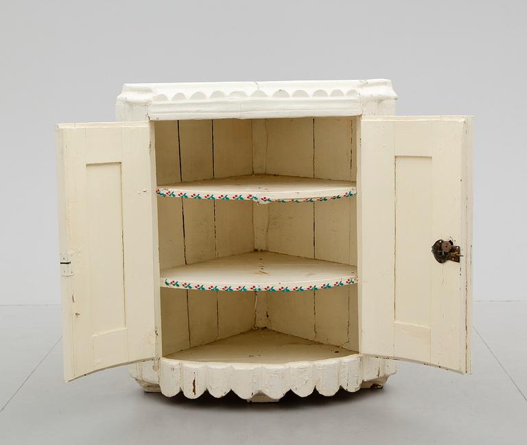 HÖRNSKÅP, barock, 1700-tal.