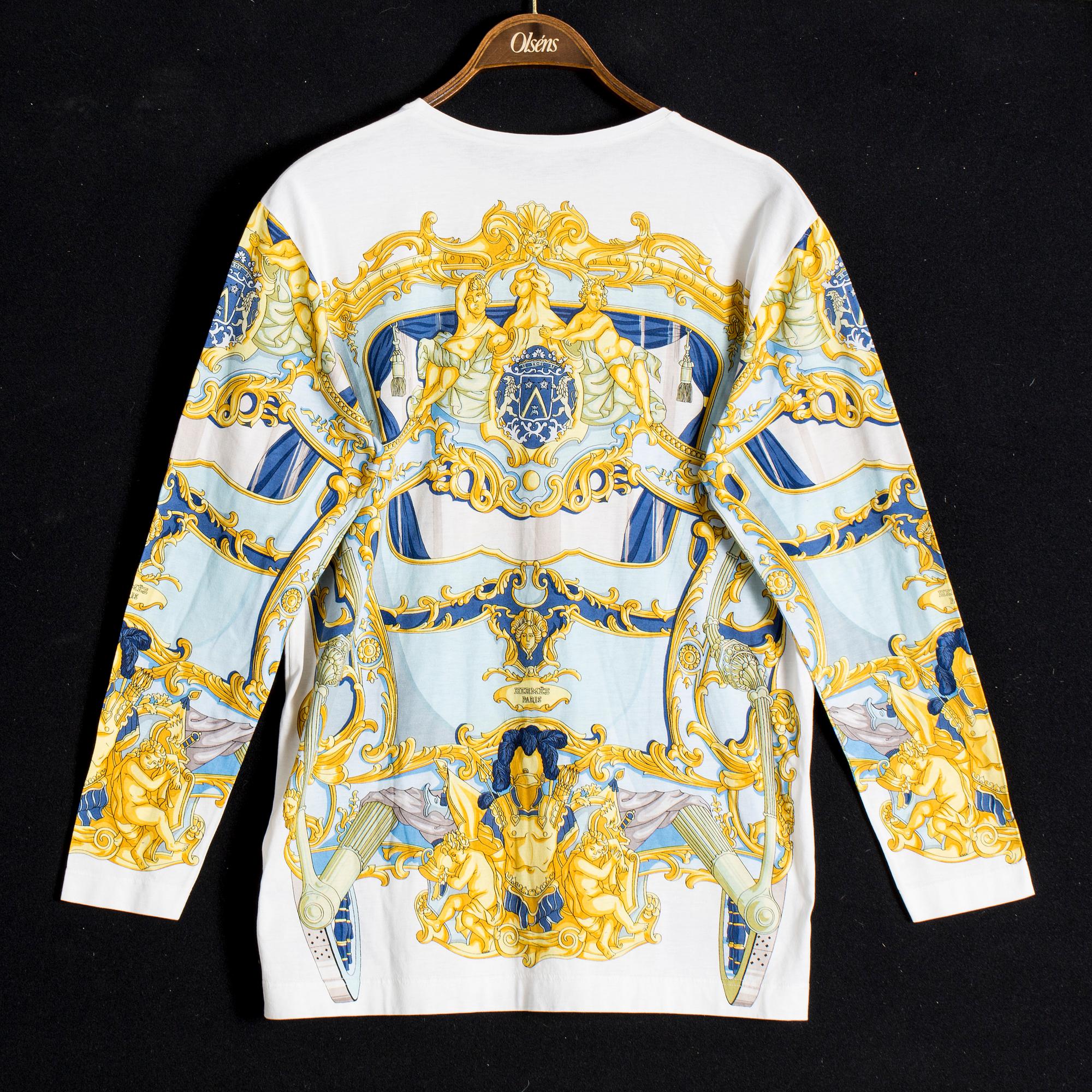 TOP, Hermès.
