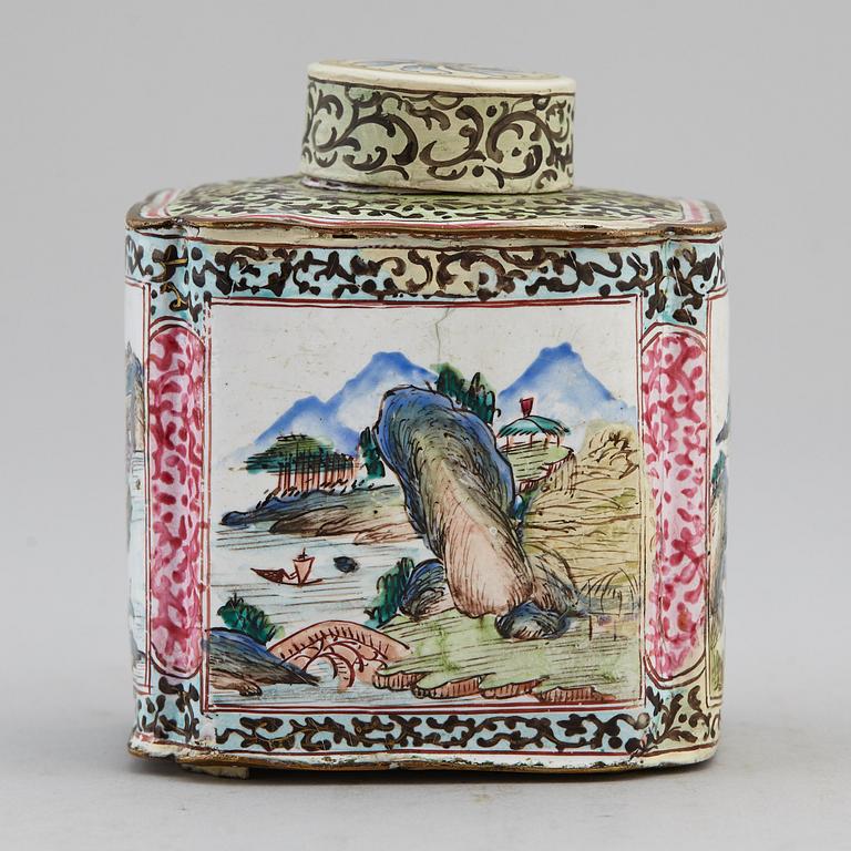An enamelled caddy with cover and a dish, Qing dynasty, 18th century.