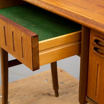 SMINKBORD, 1950/60-tal, fanérat i teak.