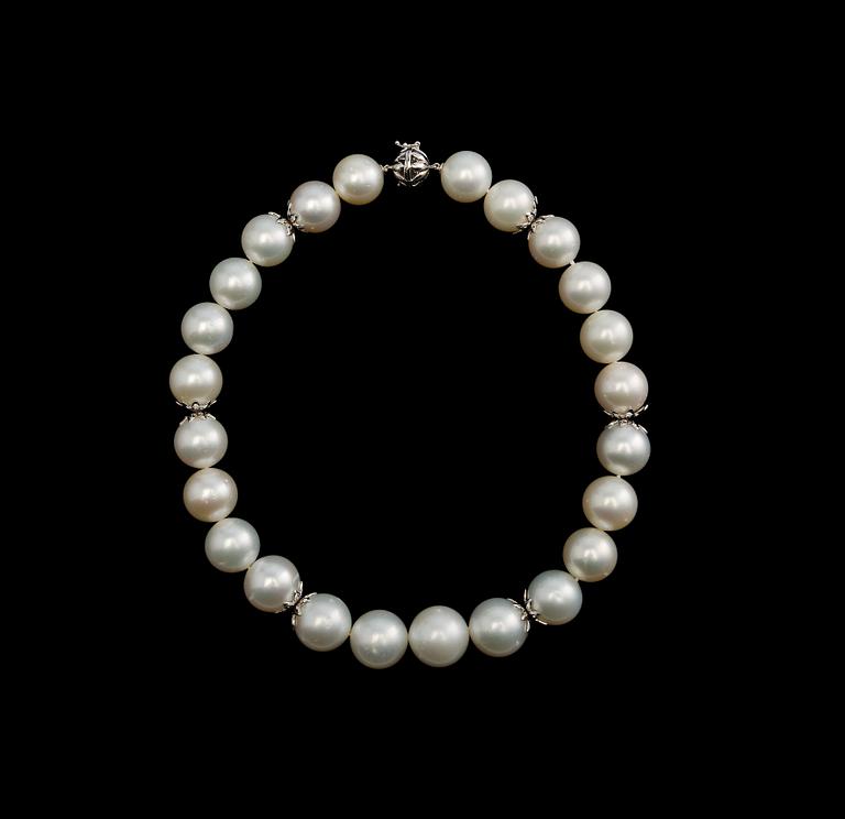 A NECKLACE, south sea pearls 14 - 17 mm. 18K white gold.