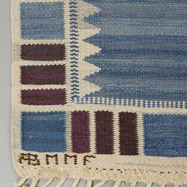 BARBRO NILSSON, matta, rölakan, "Salerno blå med enkel bård", 319,5 x 224 cm, signerad AB MMF BN.