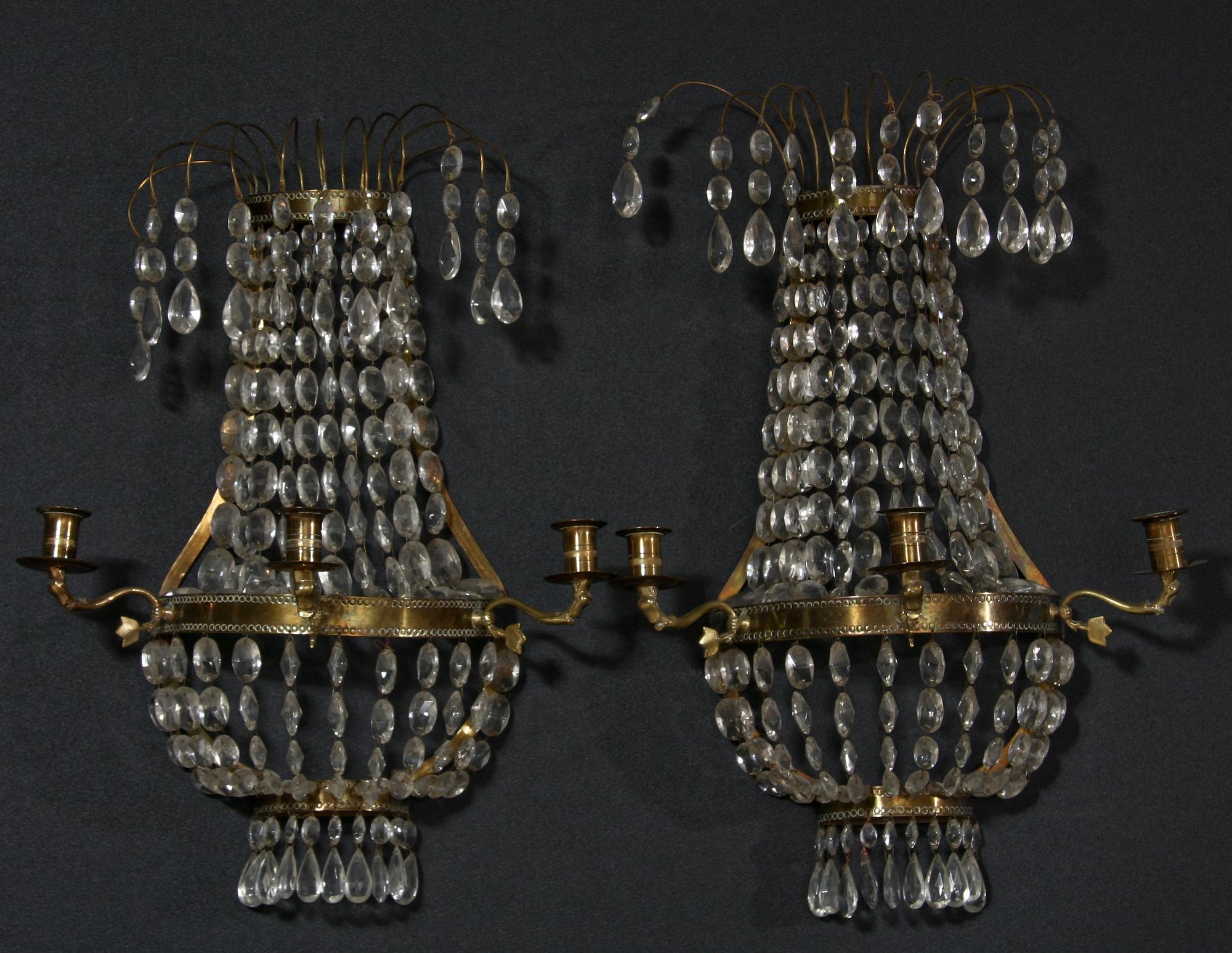 VÄGGLYSTRAR ett par, gustaviansk stil 1900-tal.