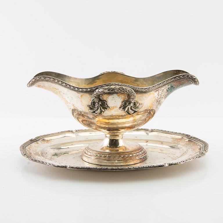 Sauceboat on tray, silver, first half of the 20th century.