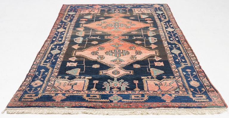 Rug, Northwest Persian, approx. 295 x 153 cm.