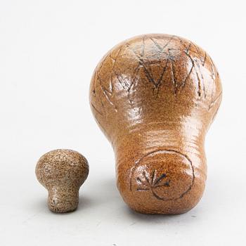 LISA LARSON, 3 pcs, 2 lions and 1 wall relief, Gustavsberg, second half of the 20th century.