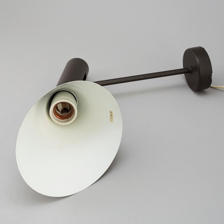 ARNE JACOBSEN, "AJ" vägglampa, på licens av Axel Anell, 1950/60-tal.