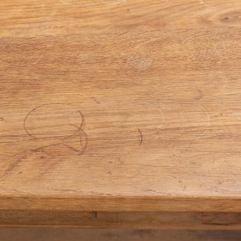 A trestle table, 18th century.
