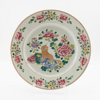 Plate China Yongzheng (1723-35) porcelain.