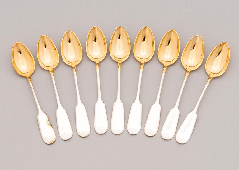 Silver cutlery, totally 70 pieces of two different series. Suomen Kultaseppä oy/ Kultateollisuus oy, Turku 1911-1973.