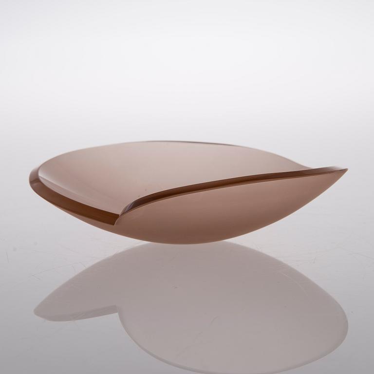 A 'rose leaf' dish for Nuutajärvi, Finland. Designed 1948.