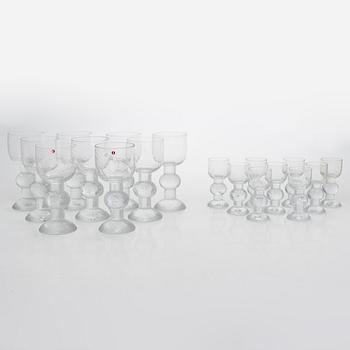 Timo Sarpaneva, juomalaseja, 18 kpl, "Ritari", Iittala. Tuotannossa 1979 - 1981.