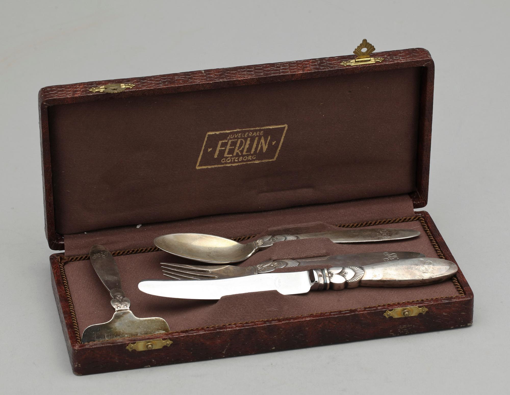 DIVERSE BESTICK, 6 st, sterlingsilver, Georg Jensen, tidigt 1900-tal respektive 1930-tal. Vikt ca 227 gram.