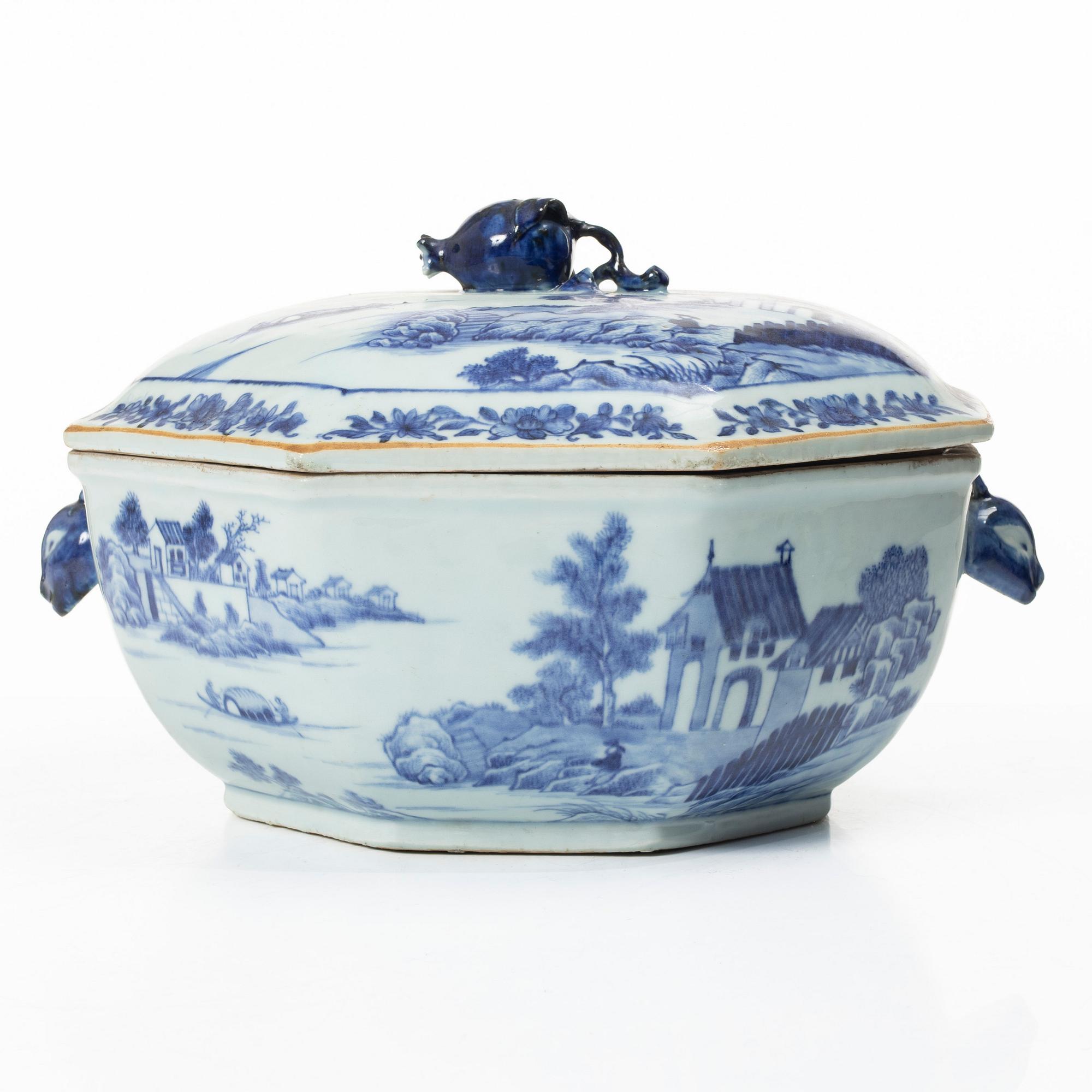 Terrin med lock, kompaniporslin, Kina, Qingdynastin, Qianlong (1736-95).