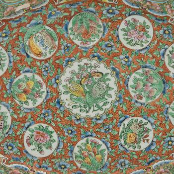 koristelautasia 4 kpl ja tarjoiluvati, Kiina, 1800-luku.