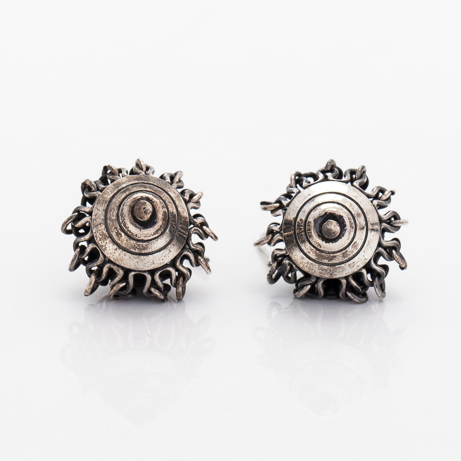 Kalevala Koru, korvakorut, hopeaa.