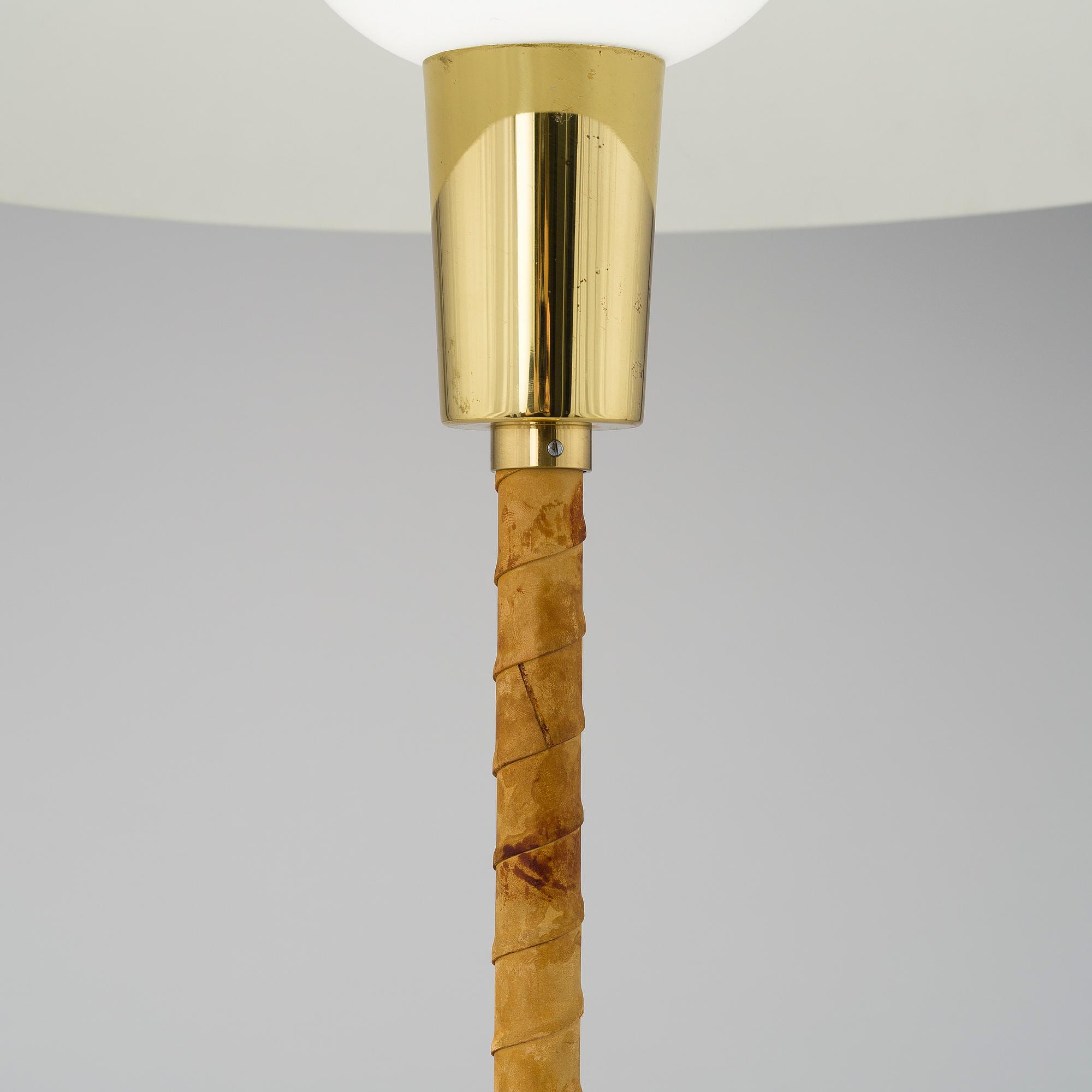 LISA JOHANSSON-PAPE, PÖYTÄVALAISIN "Senator" Orno. Muotoiltu 1947.