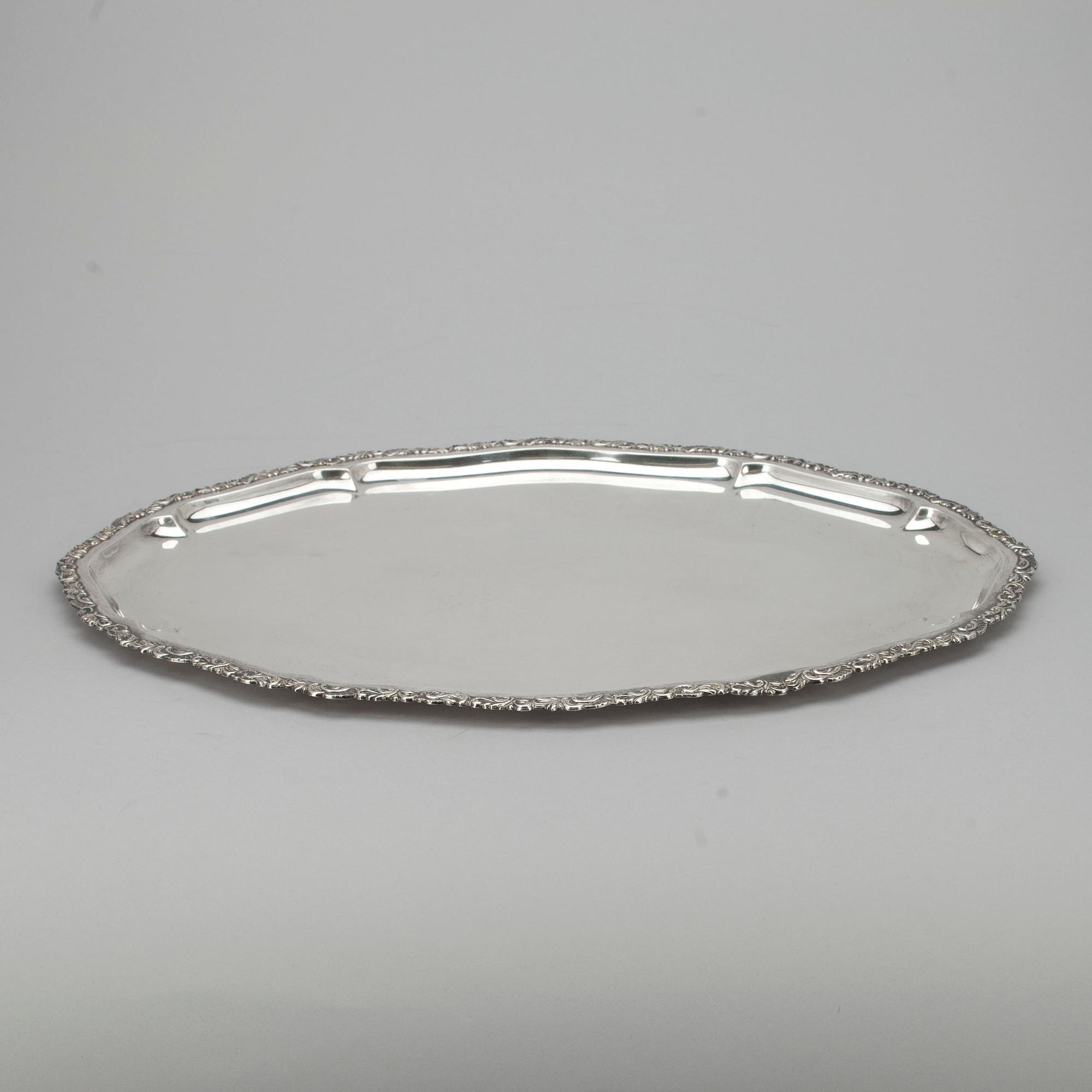 BRICKA, silver, Kultakeskus, Tavastehus 1942. Vikt 1174,5 g.