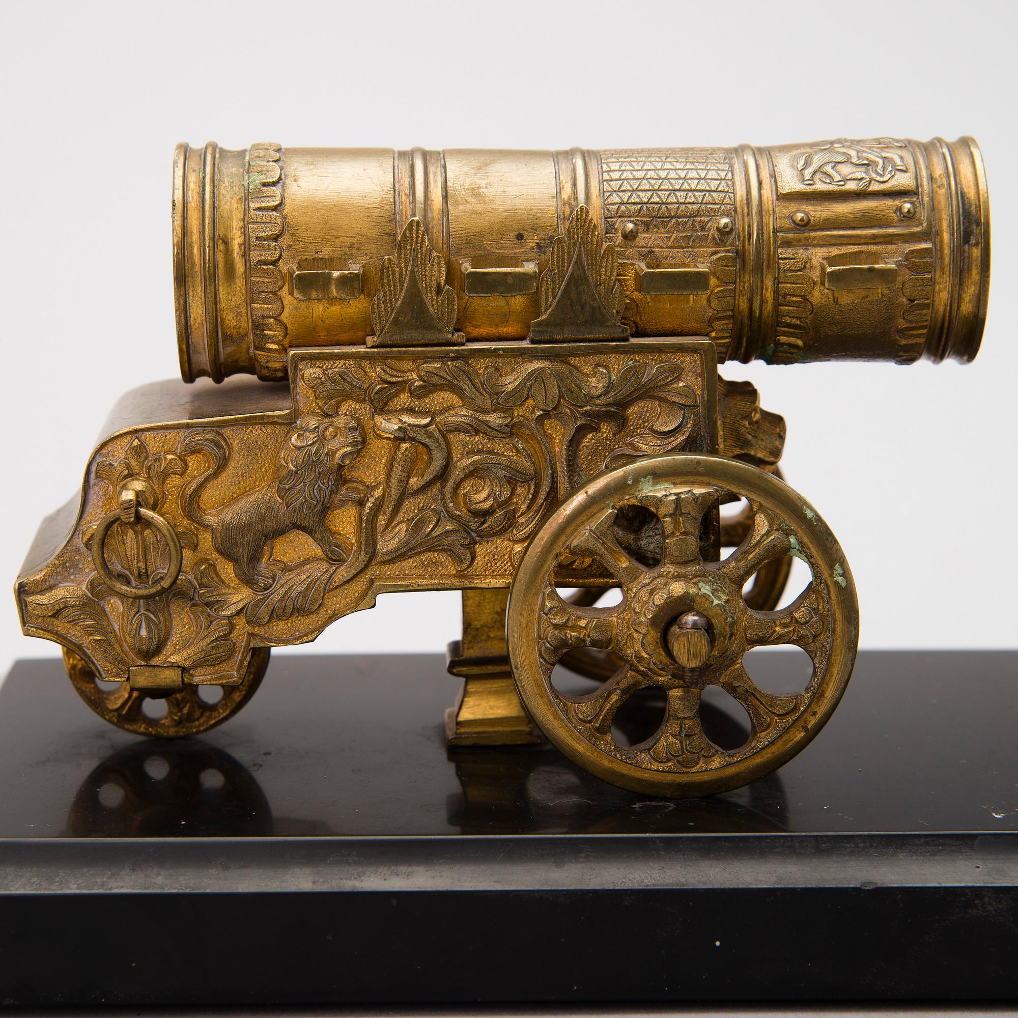 A Russian gilt brass decorative miniature cannon, second half of 20th Century.