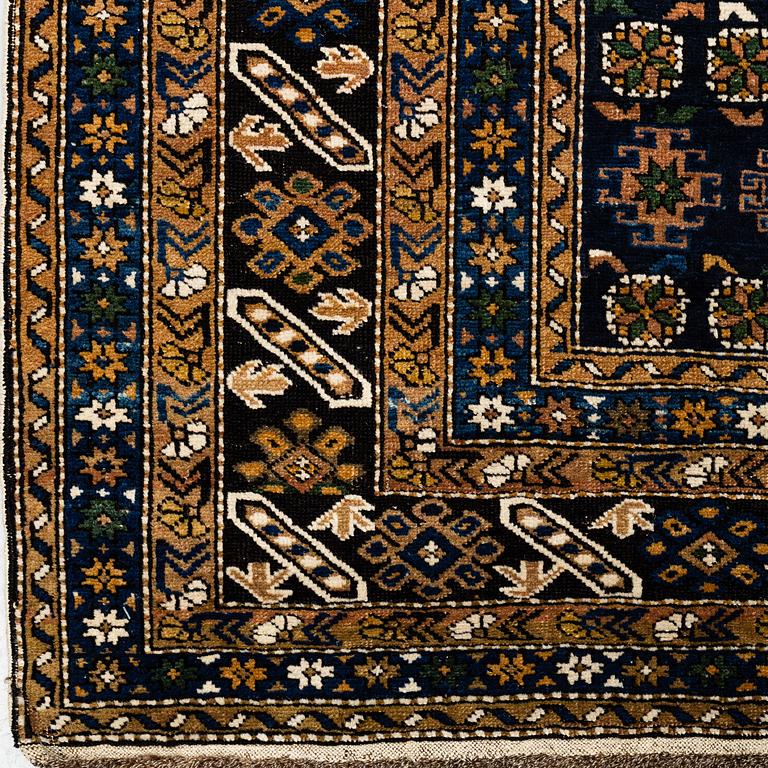 MATTO, a semi-antique/antique Shirvan, ca 194 x 122-128,5 cm (plus flat weave at the ends).