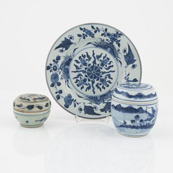 Two blue and white jars with covers and a plate, Qing dynasty, 18th century.