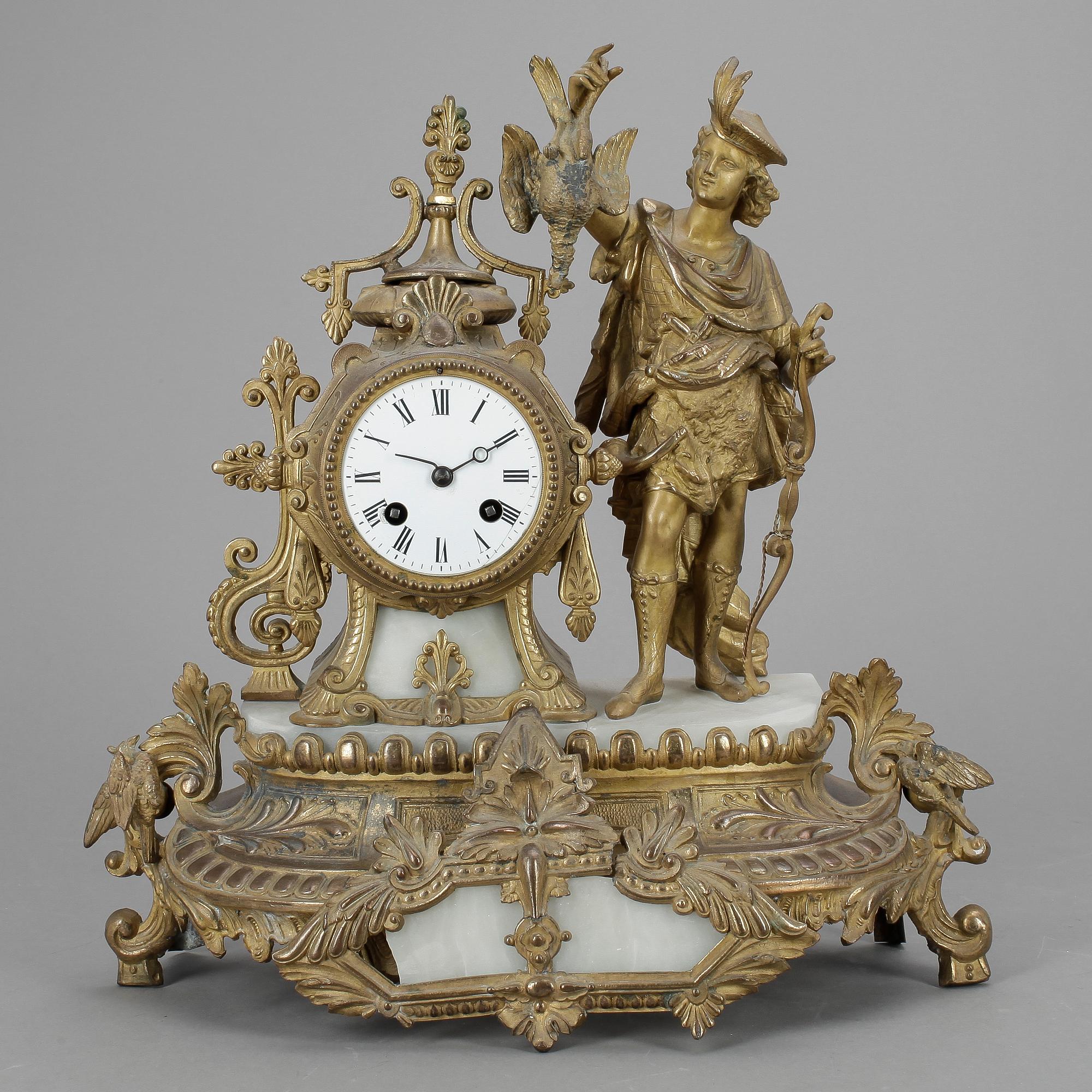 BORDSPENDYL, senempire, 1800-talets första hälft.