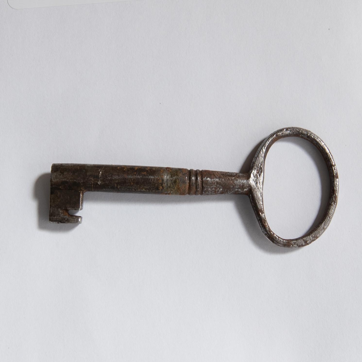 Skåp 1800-talets första hälft.