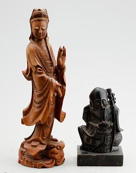 FIGURER, 2 st, trä och svart soapstone, Kina, 1900-tal.