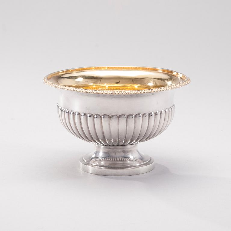 SÅSSKÅL, silver, Johan Petter Grönvall, Stockholm 1831. Vikt ca 273 g.