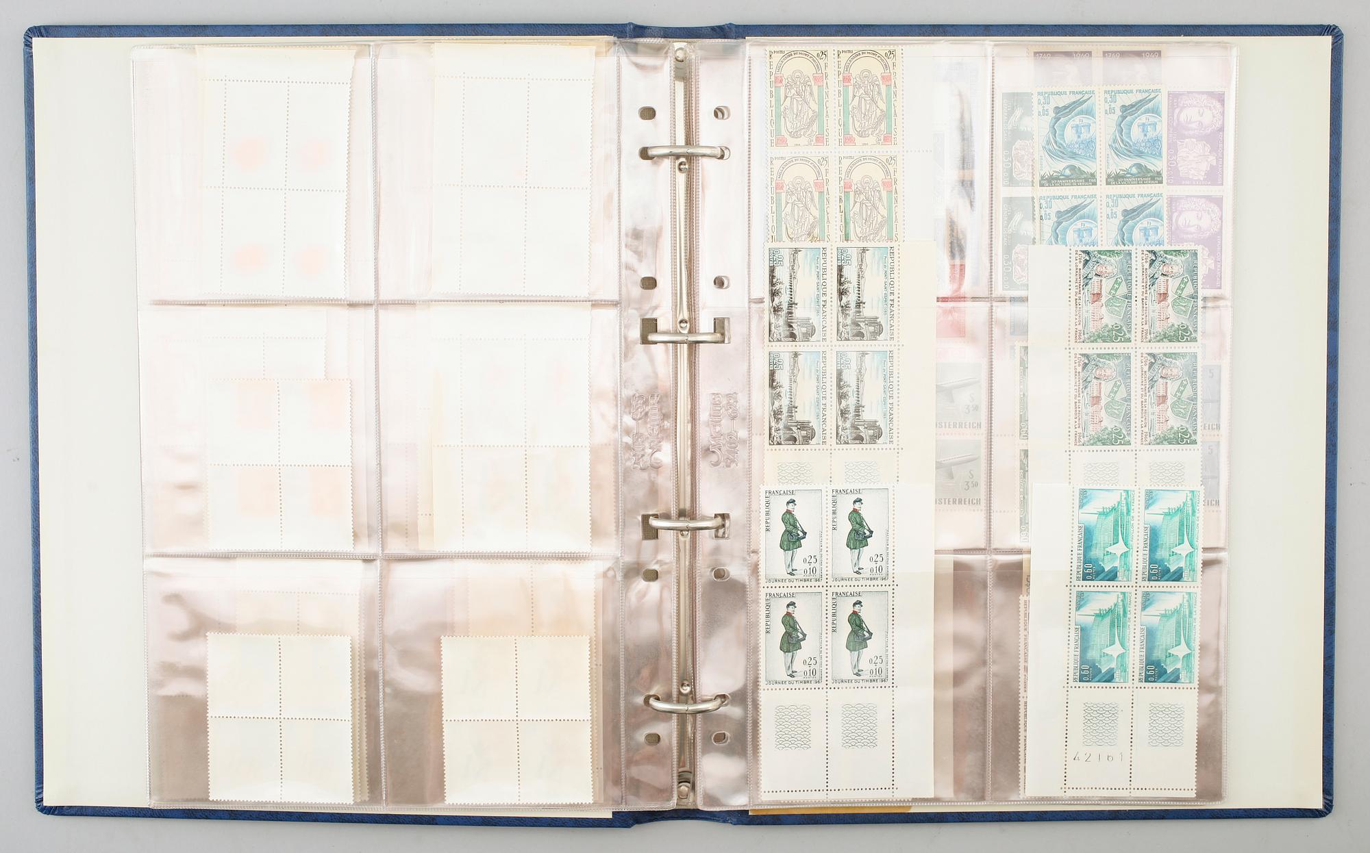 SAMLING FRIMÄRKEN, 1900-tal.