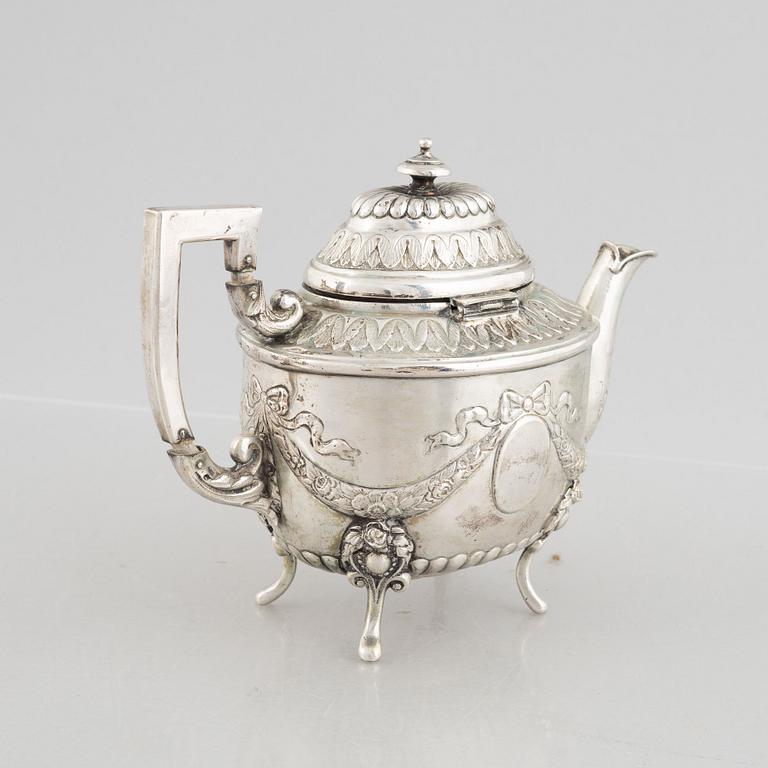 J.D. Schleissner & Söhne probably, an Empire style silver tea pot, Hanau, Germany, around 1900.