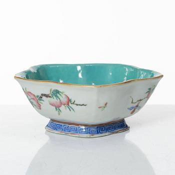 Skål  porslin, Qingdynastin, Kina, 1800-tal.