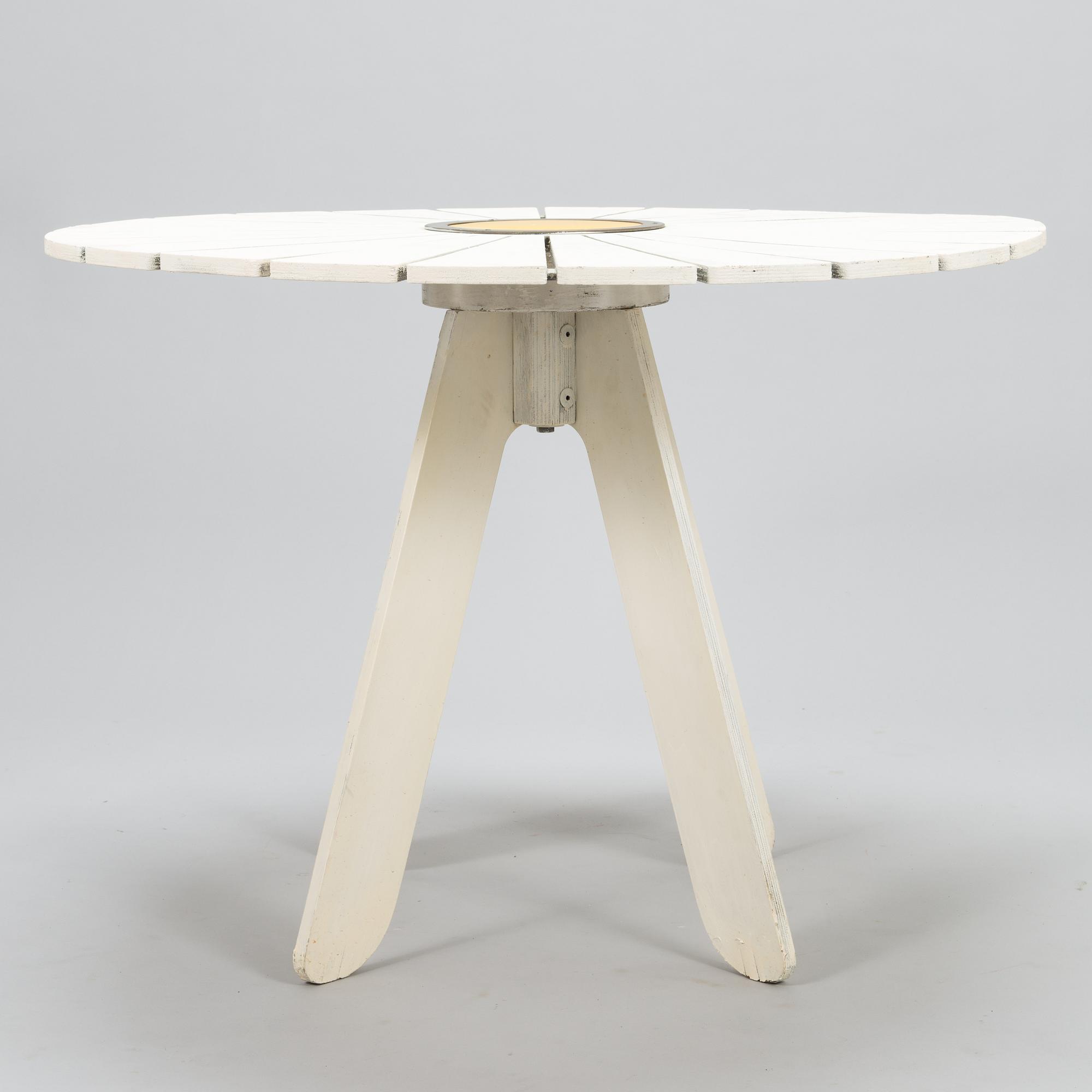 ALVAR AALTO, a late 20th century 'Aurinko' (Sun-series), garden table for Artek.