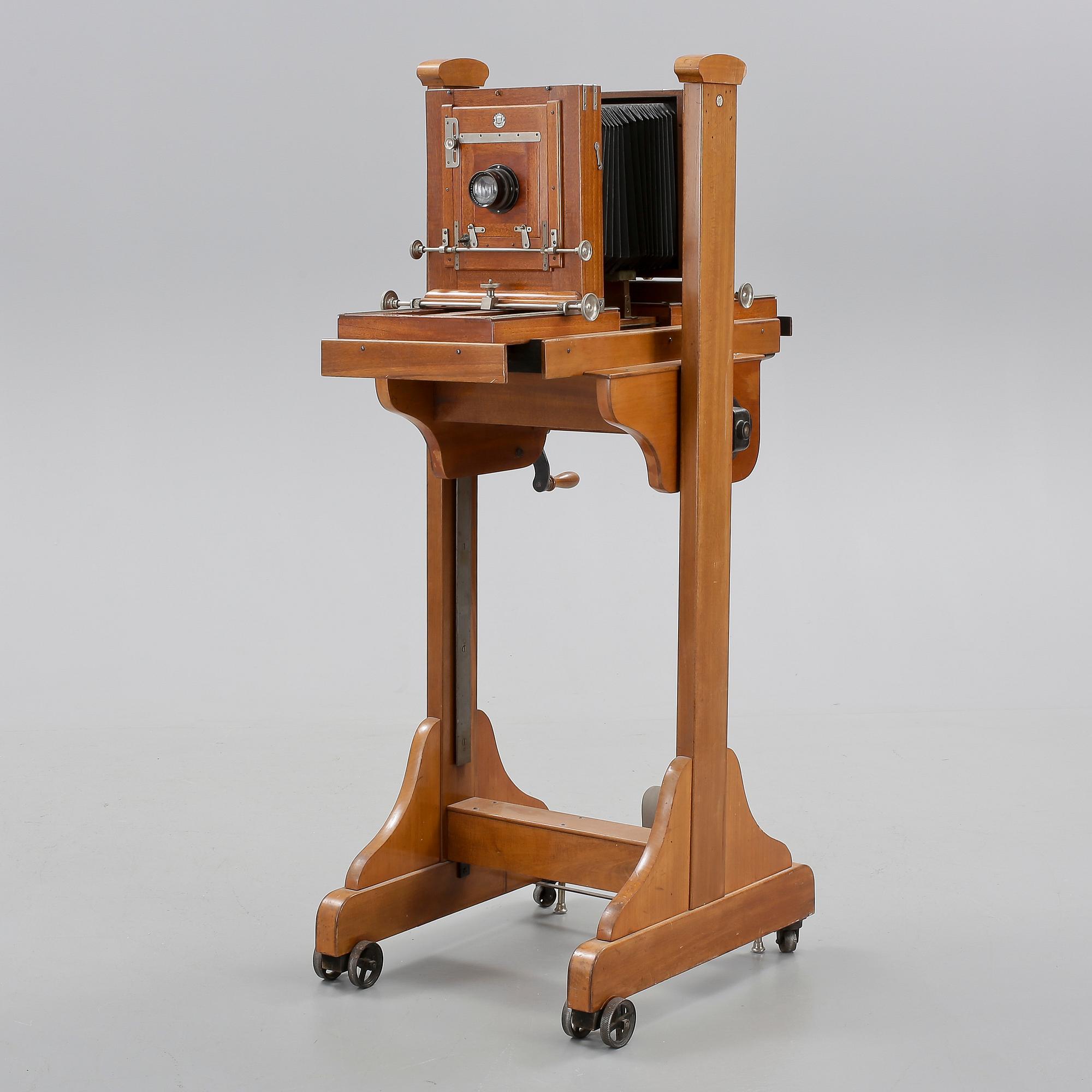 KAMERA med STATIV, KLIMAX HARBERS, 1800/1900-tal.