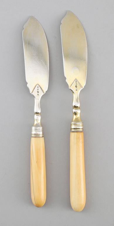 PASTEJKNIVAR, 2 st, förgyllt silver, Pehr Zethelius, Stockholm 1807.