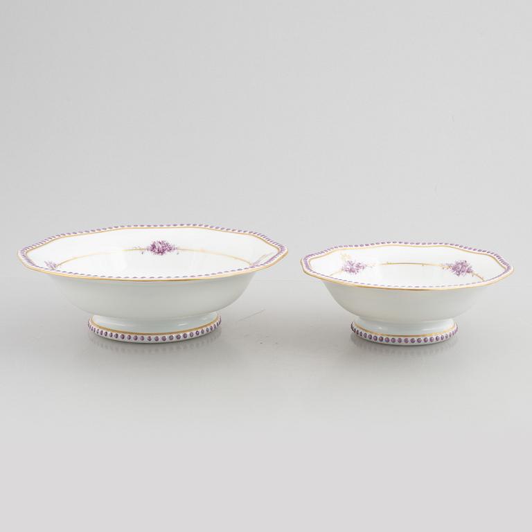 Matservis, 100 delar, Rosenthal, med monogram.