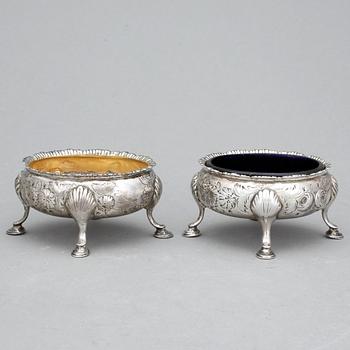 SALTKAR, ett par, silver, London 1700/1800-tal. Tot ca 147 gram.
