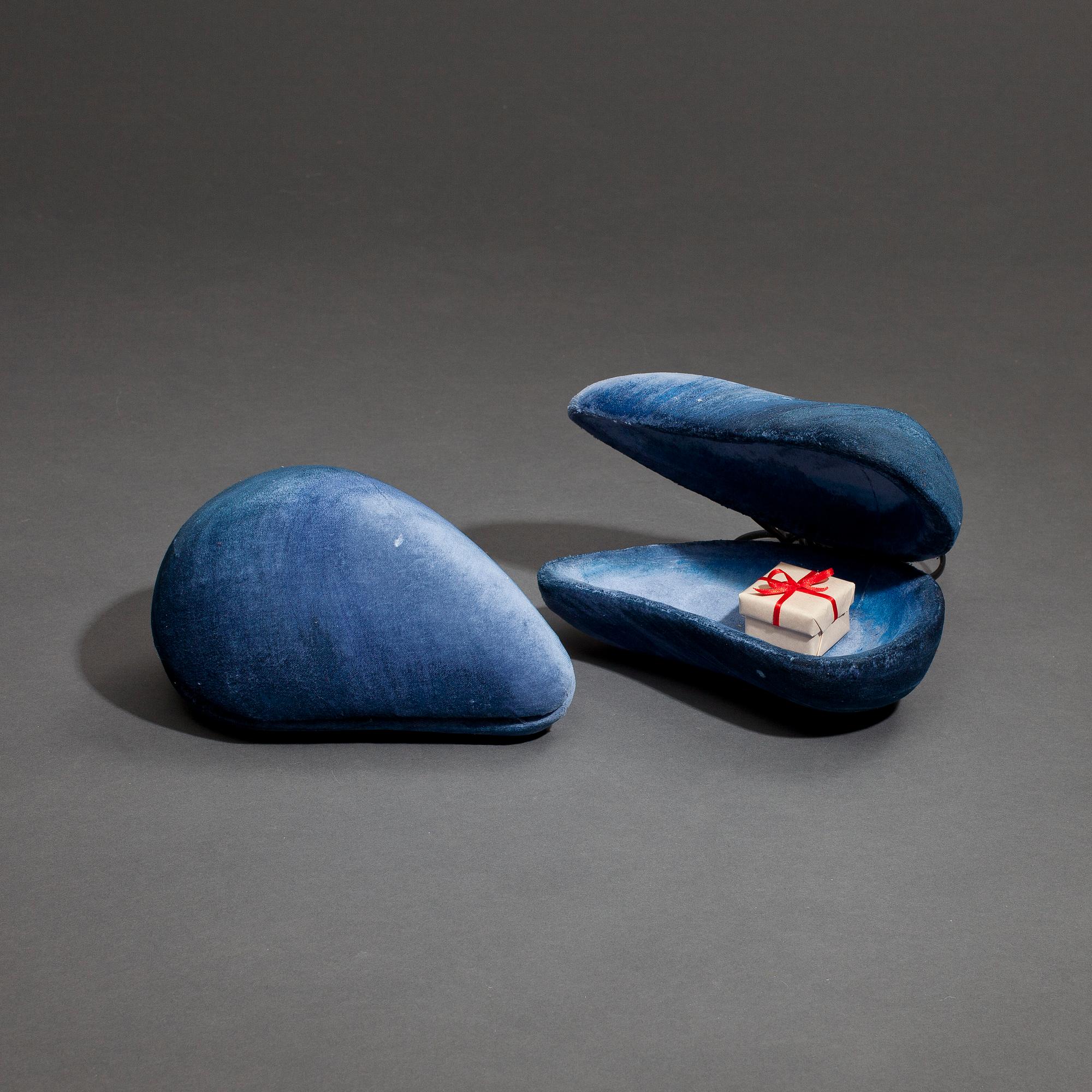 TVÅ MUSSLOR, NK 2013, JoAnn Tan Studio.